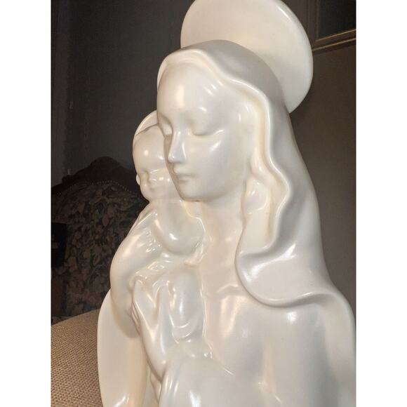 Virgin Mary &Jesus Bisque Porcelain 10" Figurine--Vintage and Beautiful - Picture 7 of 11